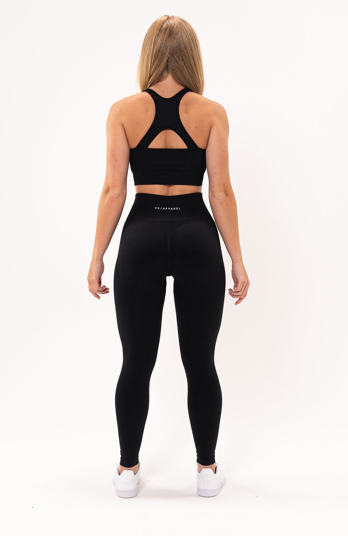 V3 Apparel Women's Tempo seamless scrunch bum shaping high waisted leggings and training sports bra in black – Squat proof sports tights and training bra for Gym workouts training, Running, yoga, bodybuilding and bikini fitness.
