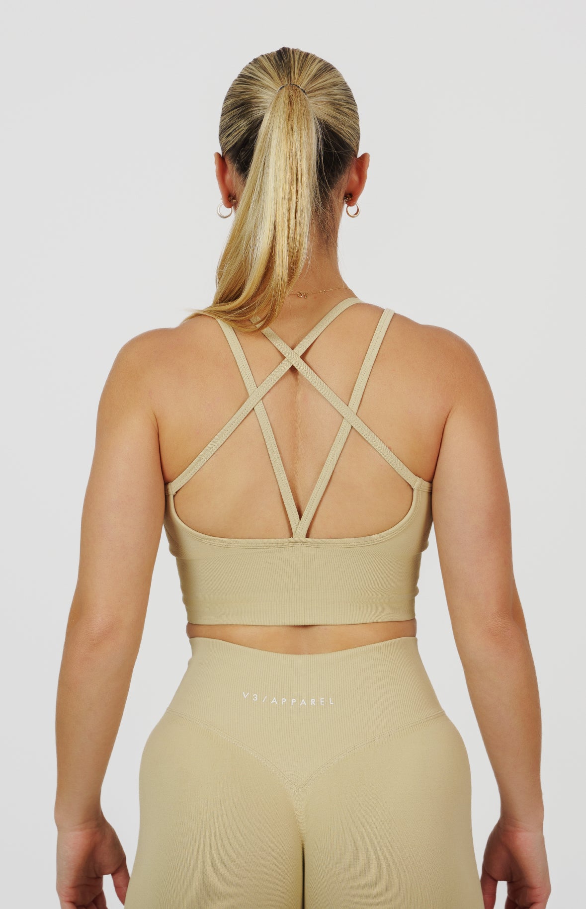 Form Seamless Scrunch Sports Bra, Leggings & Shorts Set - Light Camel